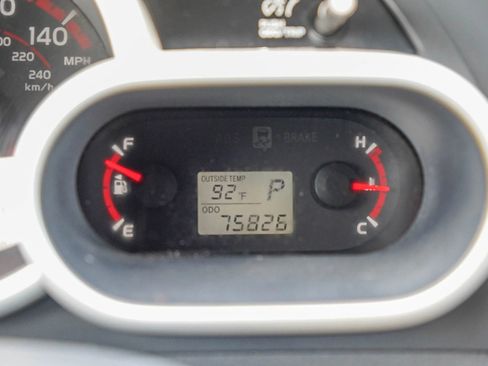 Used 2009 Pontiac Vibe w/ Preferred Package image 26