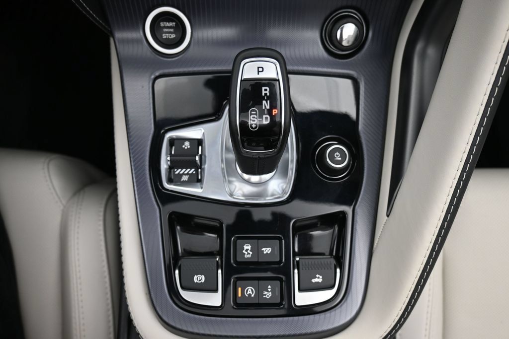 Used 2023 Jaguar F-TYPE R-Dynamic AWD/4WD image 18