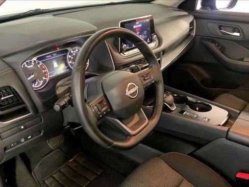 Used 2025 Nissan Rogue SV FWD image 14
