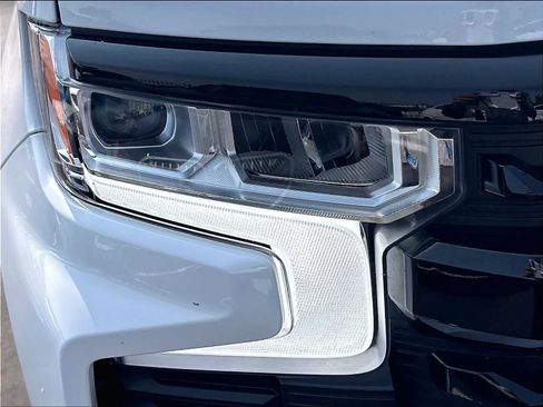 Used 2025 Chevrolet Silverado 1500 LT Trail Boss w/ Convenience Package II AWD/4WD image 31