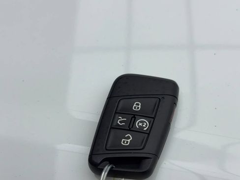 Used 2024 Volkswagen Taos SE FWD image 61