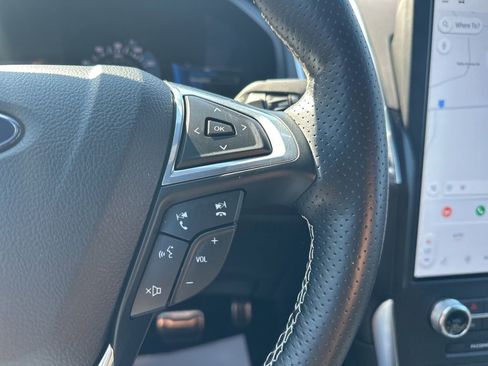 Used 2022 Ford Edge ST image 29