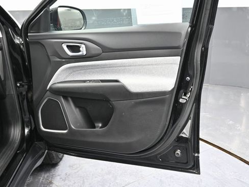 Used 2022 Jeep Compass Latitude image 36