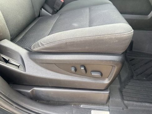 Used 2018 Chevrolet Silverado 1500 LT w/ Texas Edition image 32