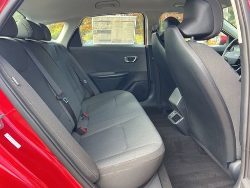 New 2025 Kia K4 LXS image 13