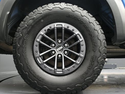 Used 2020 Ford F150 Raptor w/ Equipment Group 802A Luxury AWD/4WD image 8