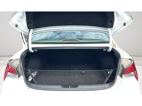 Used 2024 Hyundai Elantra SEL FWD image 29
