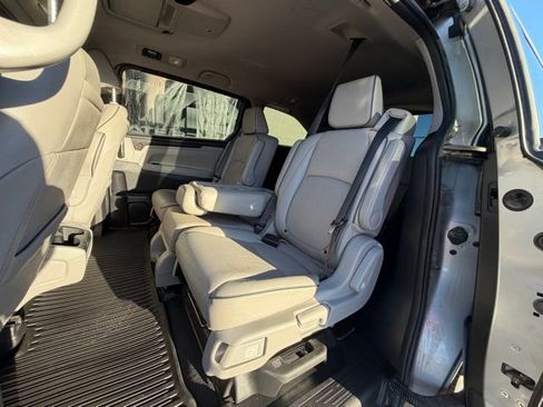 Used 2024 Honda Odyssey Elite image 11