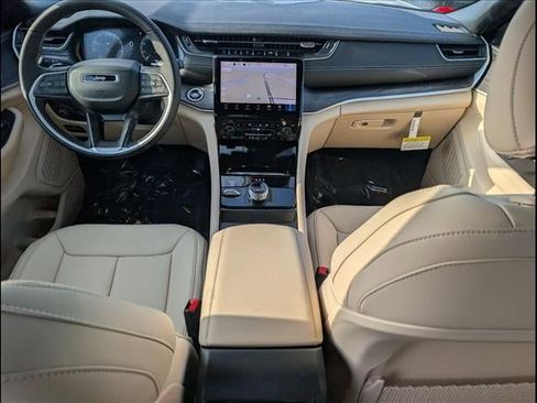 New 2025 Jeep Grand Cherokee L Limited w/ Luxury Tech Group II image 17