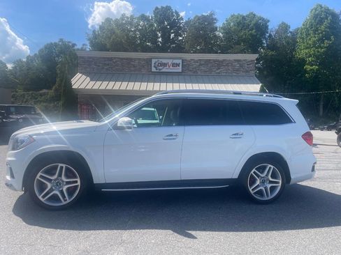 Used 2016 Mercedes-Benz GL 550 4MATIC image 4