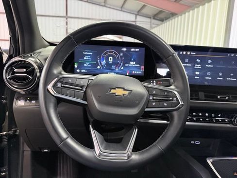 Used 2025 Chevrolet Equinox LT w/ Convenience Package II FWD image 25
