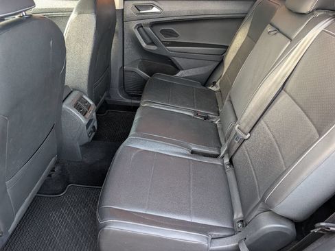 Used 2021 Volkswagen Tiguan SEL FWD image 18