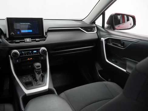 Used 2025 Toyota RAV4 LE image 25
