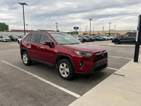 Used 2021 Toyota RAV4 XLE w/ Convenience Package AWD/4WD image 1
