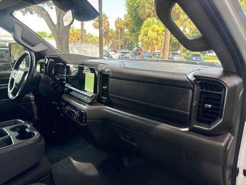 Used 2024 Chevrolet Silverado 2500 LT AWD/4WD image 18