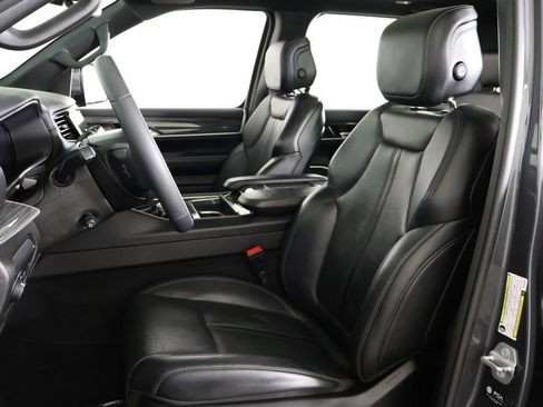 Used 2022 Jeep Wagoneer Series II w/ Premium Group I image 37