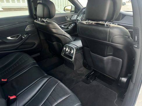 Used 2020 Mercedes-Benz S 560 Sedan w/ AMG Line Exterior image 24