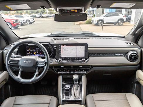 Used 2025 Chevrolet Colorado ZR2 w/ Technology Package image 11