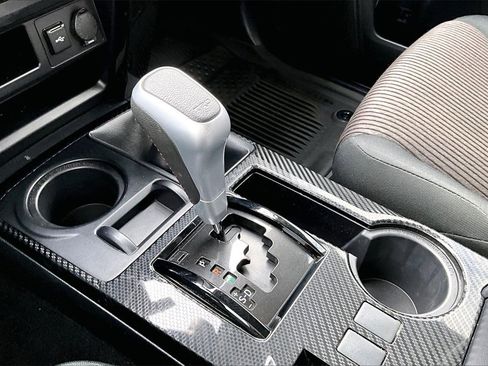 Used 2022 Toyota 4Runner TRD Off-Road image 29