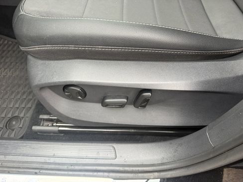 Used 2022 Volkswagen Taos SE image 11