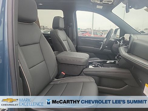 New 2026 Chevrolet Suburban Premier image 12