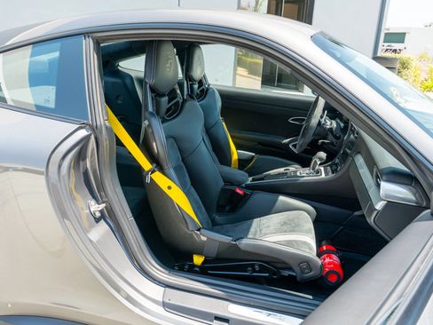 Used 2018 Porsche 911 GT3 RWD image 50