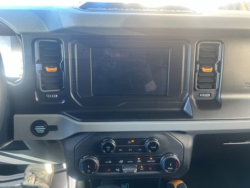 Used 2022 Ford Bronco Badlands image 20