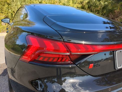 New 2026 Audi RS e-tron GT performance image 10