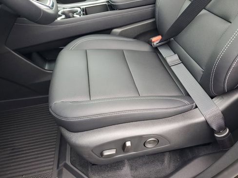 New 2026 Chevrolet Traverse LT w/ Sun and Wheel Package image 15