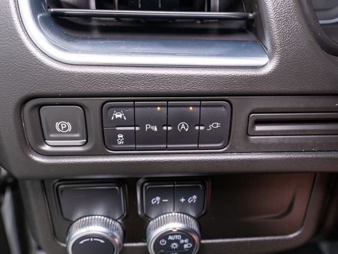 Used 2021 GMC Yukon XL SLT RWD image 30
