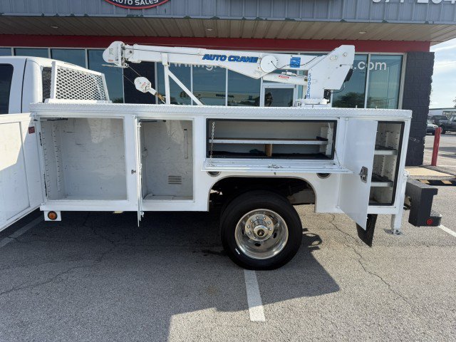 Used 2014 Ford F550 2WD Regular Cab Super Duty image 19