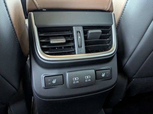 Used 2022 Subaru Outback Touring AWD/4WD image 15