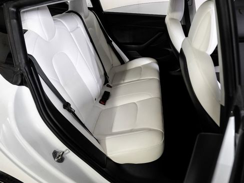 Used 2021 Tesla Model 3 Performance image 30