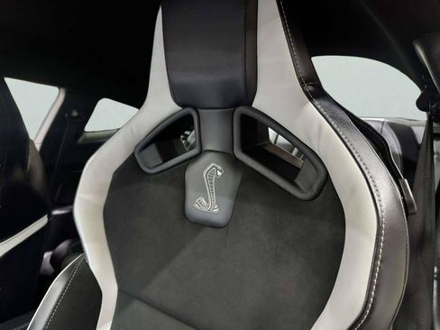 Used 2022 Ford Mustang Shelby GT500 w/ Technology Package RWD image 27