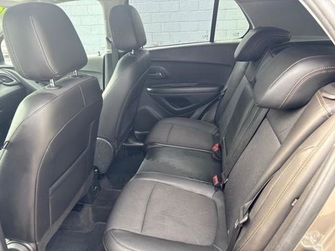 Used 2022 Chevrolet Trax LT w/ Driver Confidence Package image 13