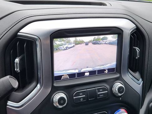 Used 2020 GMC Sierra 1500 SLT RWD image 18