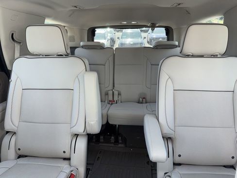 Used 2023 GMC Yukon Denali AWD/4WD image 8