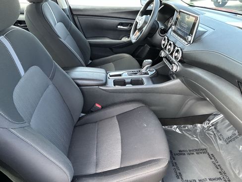 Used 2025 Nissan Sentra SV FWD image 10
