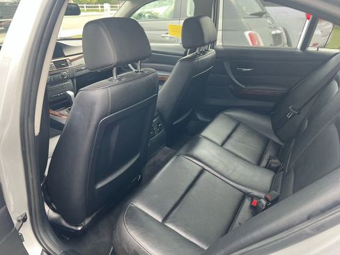 Used 2011 BMW 328i xDrive Sedan AWD/4WD image 4