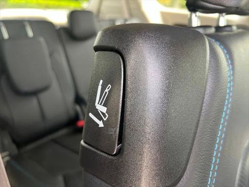 Certified 2021 Chrysler Pacifica Touring-L w/ Uconnect Theater Family Group FWD image 27