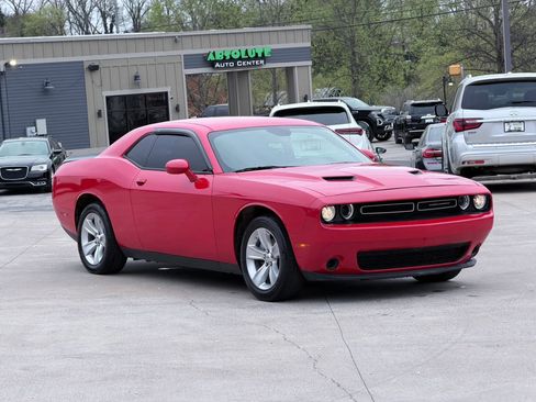 Used 2023 Dodge Challenger SXT RWD image 17