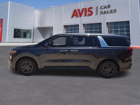 Used 2025 Kia Carnival FWD image 2