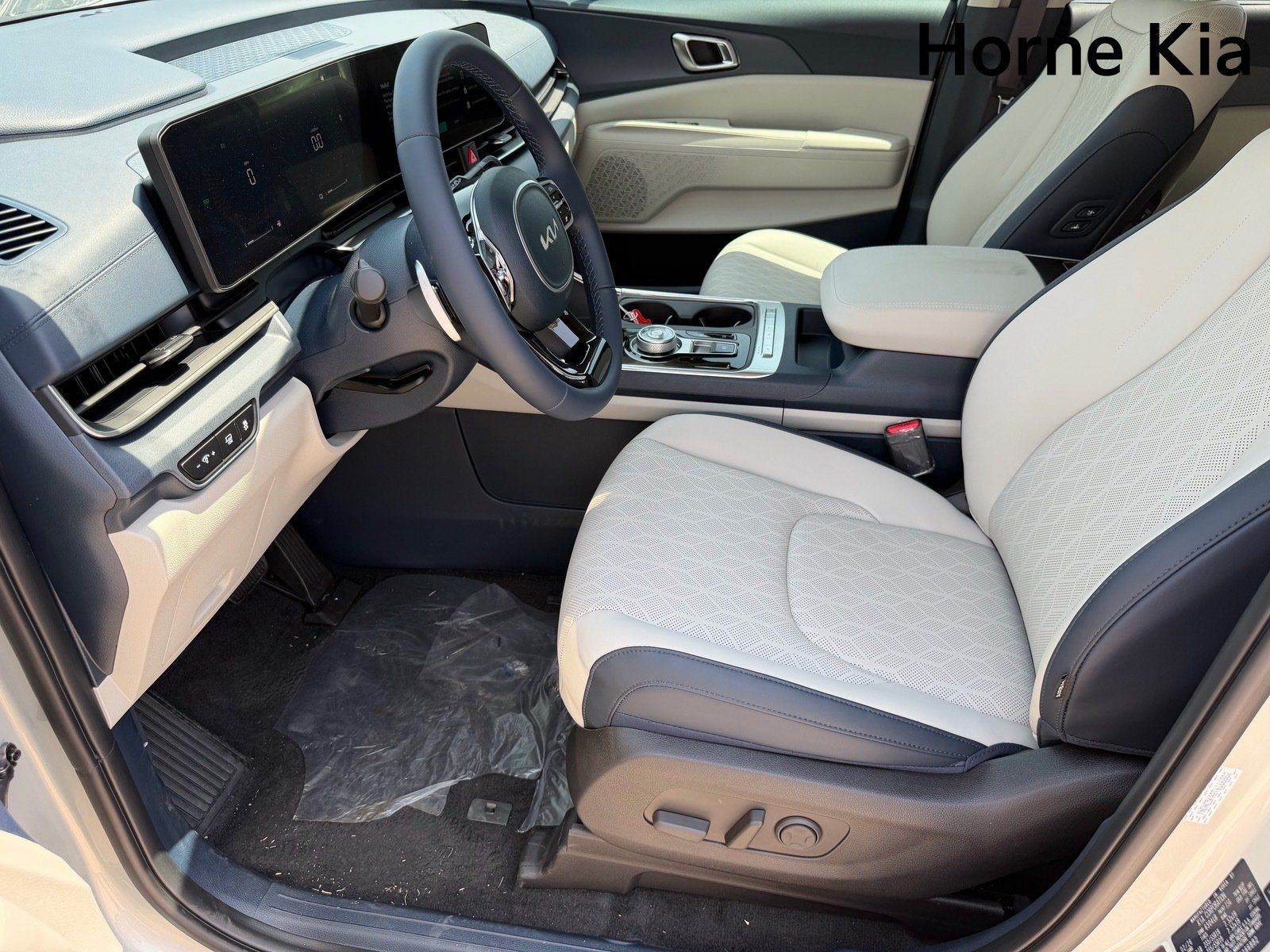 New 2026 Kia Carnival EX FWD image 9