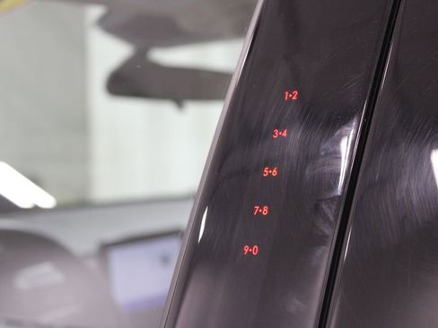 Used 2023 Ford Explorer XLT w/ Equipment Group 202A image 33