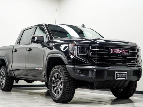 Used 2024 GMC Sierra 1500 AT4X image 4