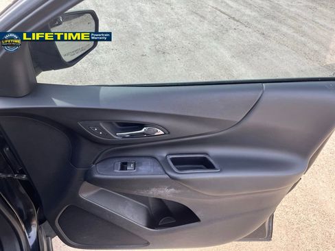 Used 2018 Chevrolet Equinox LT image 36