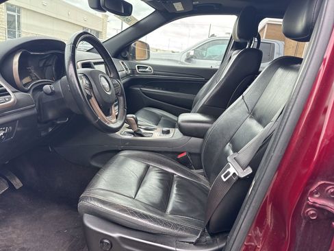 Used 2017 Jeep Grand Cherokee Limited AWD/4WD image 7
