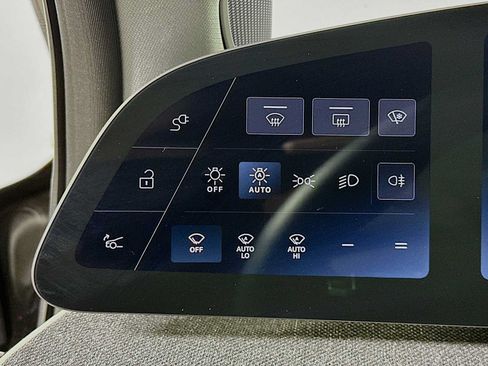 Used 2025 Lucid Air Pure RWD image 30