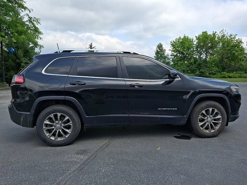 Certified 2019 Jeep Cherokee Latitude Plus w/ Comfort/Convenience Group AWD/4WD image 7