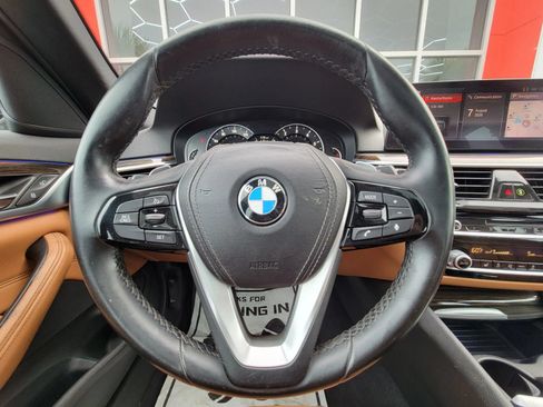 Used 2019 BMW 530i w/ Convenience Package RWD image 11